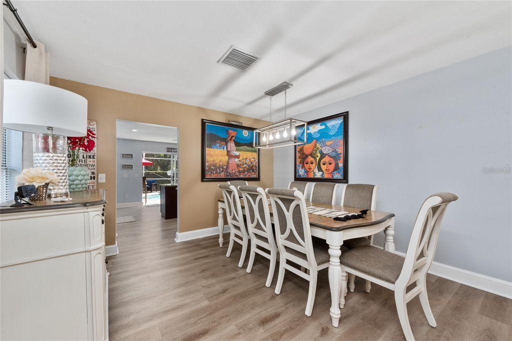 Image 9 of property listing at 13129 COG HILL WAY, Orlando, FL 32828