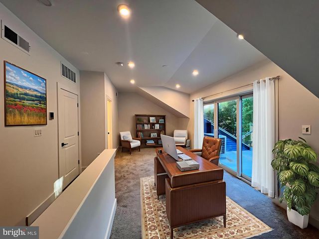 9404 DANDELION DR, Lorton, VA 22079