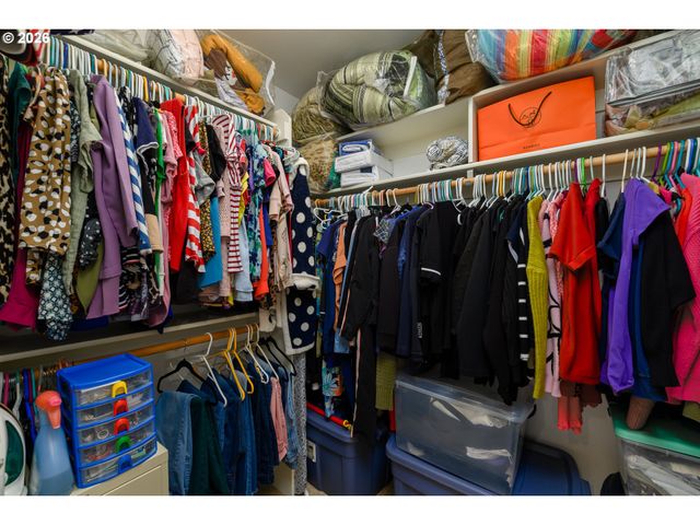 9016 Se EMILY PARK Way, Happy Valley, OR 97086