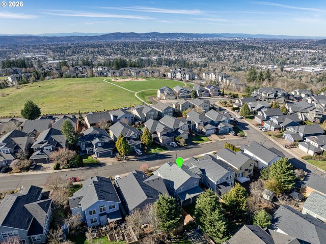 9016 Se EMILY PARK Way, Happy Valley, OR 97086