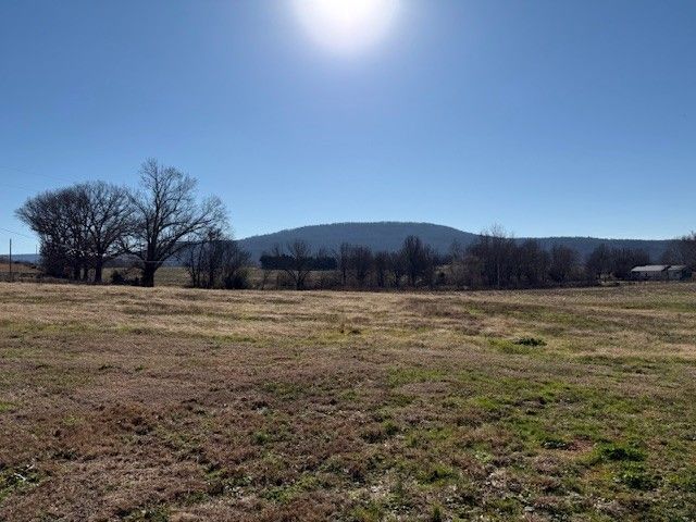 621 Laxson Rd, Pelham, TN 37366