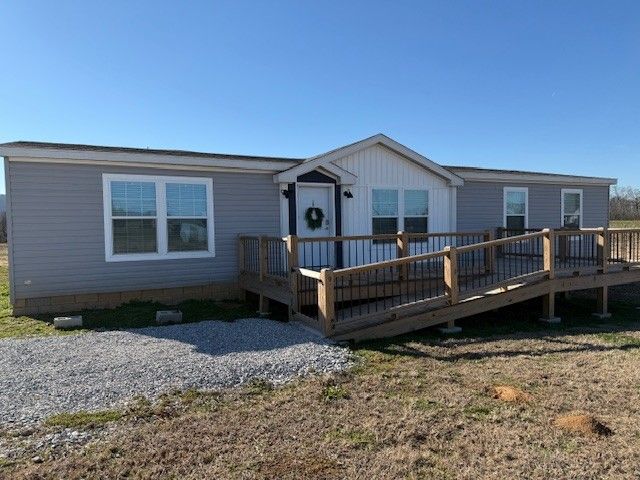 621 Laxson Rd, Pelham, TN 37366