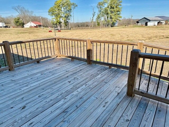 621 Laxson Rd, Pelham, TN 37366