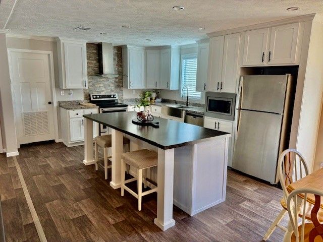 621 Laxson Rd, Pelham, TN 37366