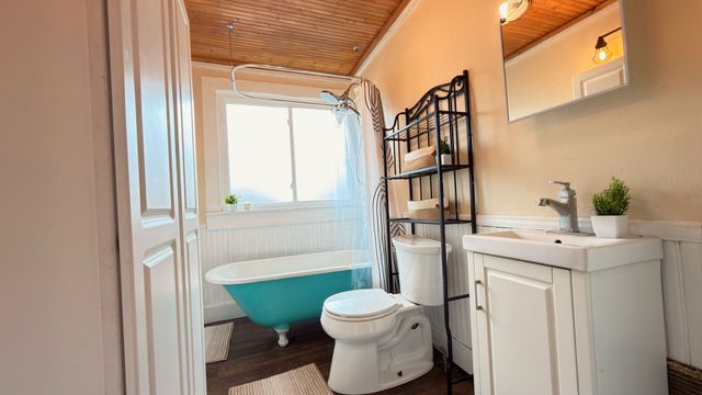 1716 W 7th Street, Davenport, IA 52802