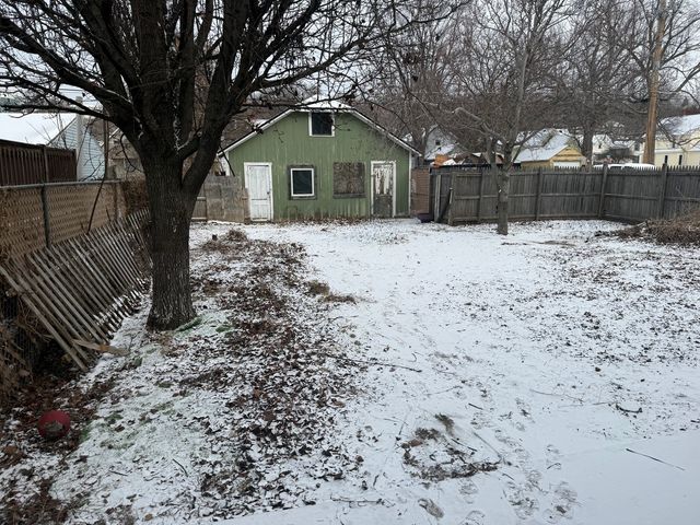 1716 W 7th Street, Davenport, IA 52802