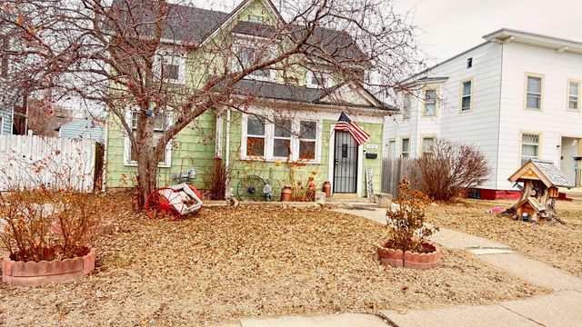 1716 W 7th Street, Davenport, IA 52802