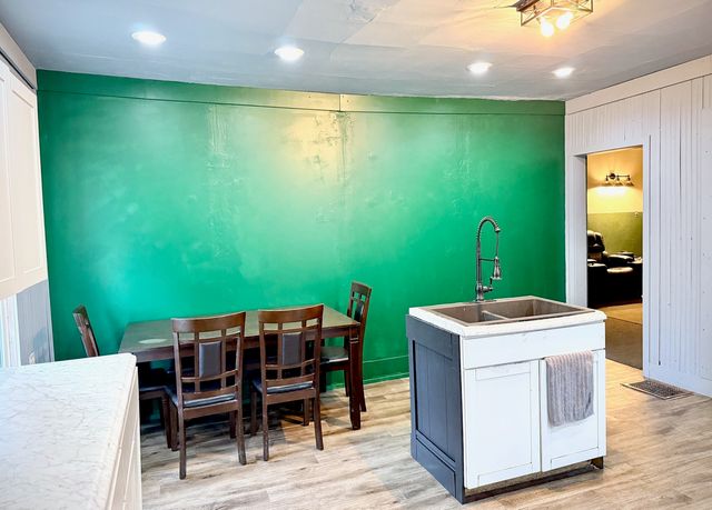 1716 W 7th Street, Davenport, IA 52802