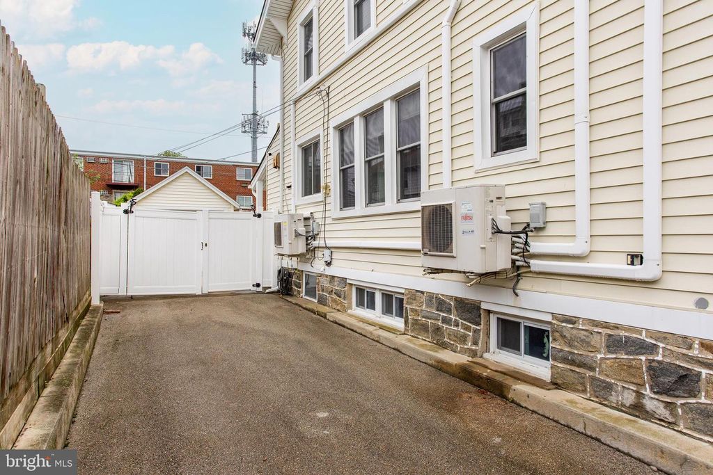 228 STANLEY AVE, HAVERTOWN, PA 19083 — photo 2