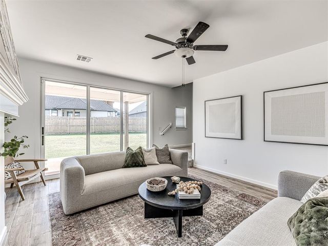 14524 Giverny Lane, Yukon, OK 73099