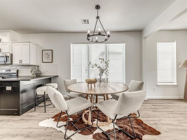 14524 Giverny Lane, Yukon, OK 73099