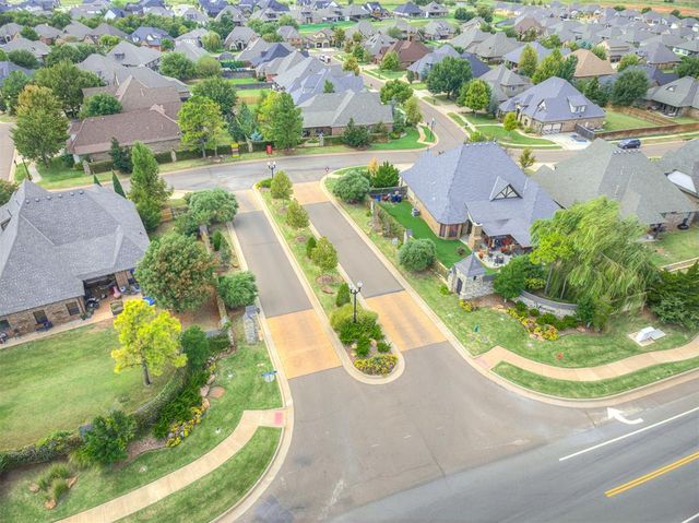 14524 Giverny Lane, Yukon, OK 73099