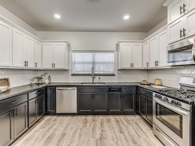 14524 Giverny Lane, Yukon, OK 73099