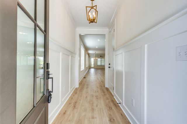 669A Westboro Dr, Nashville, TN 37209