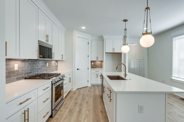 669A Westboro Dr, Nashville, TN 37209