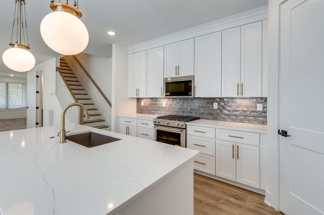 669A Westboro Dr, Nashville, TN 37209