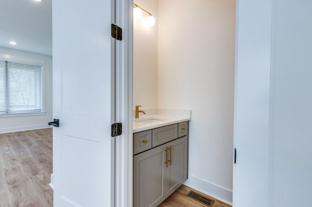 669A Westboro Dr, Nashville, TN 37209