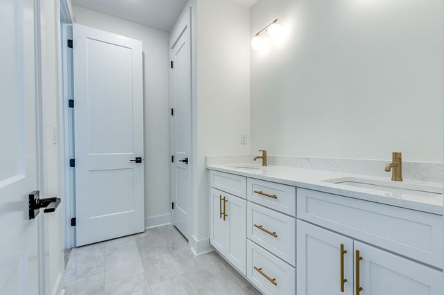 669A Westboro Dr, Nashville, TN 37209