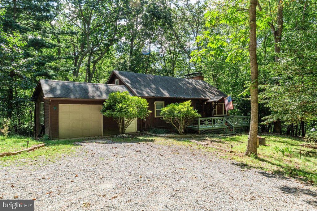 12156 PINE TREE LN, Lusby, MD 20657