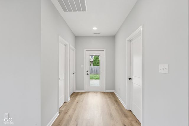 8355 Fieldfare Way, Indianapolis, IN 46237