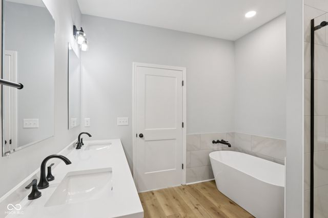 8355 Fieldfare Way, Indianapolis, IN 46237