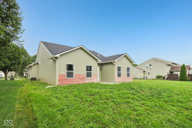 8355 Fieldfare Way, Indianapolis, IN 46237