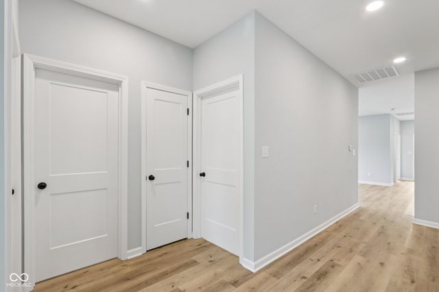 8355 Fieldfare Way, Indianapolis, IN 46237