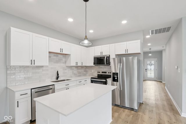 8355 Fieldfare Way, Indianapolis, IN 46237