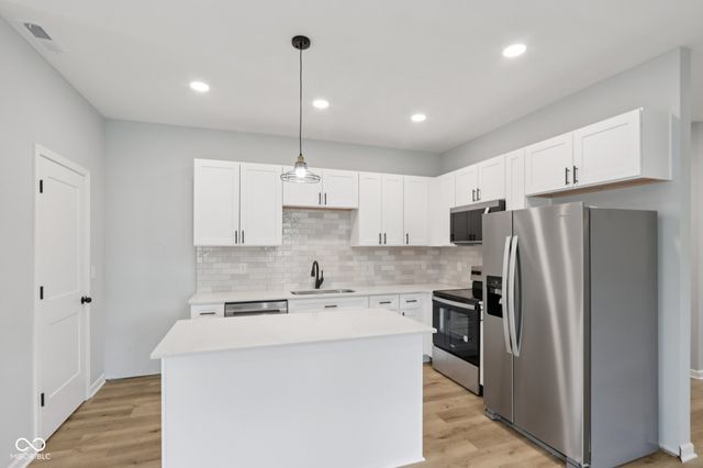 8355 Fieldfare Way, Indianapolis, IN 46237