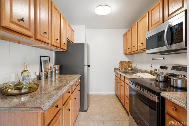 30 Quickstep Lane 2, San Francisco, CA 94115