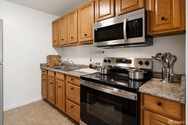 30 Quickstep Lane 2, San Francisco, CA 94115