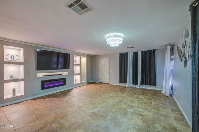 10817 W PIERSON Street, Phoenix, AZ 85037