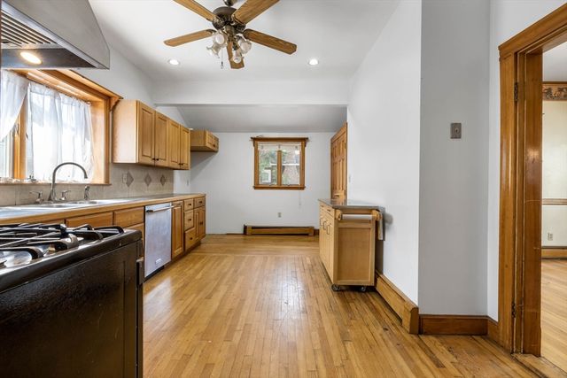 616 Adams St, Quincy, MA 02169