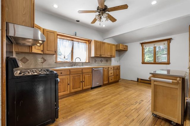 616 Adams St, Quincy, MA 02169
