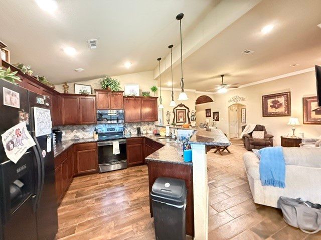 200 Honeysuckle Street, Alma, AR 72921