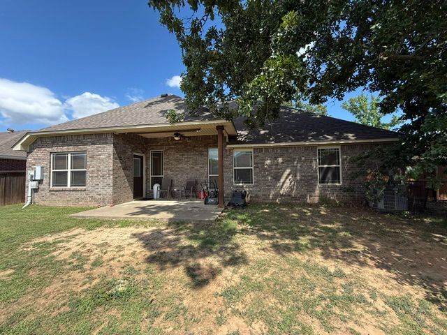 200 Honeysuckle Street, Alma, AR 72921