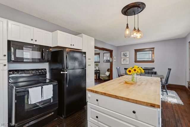1605 Warren Road, Lakewood, OH 44107