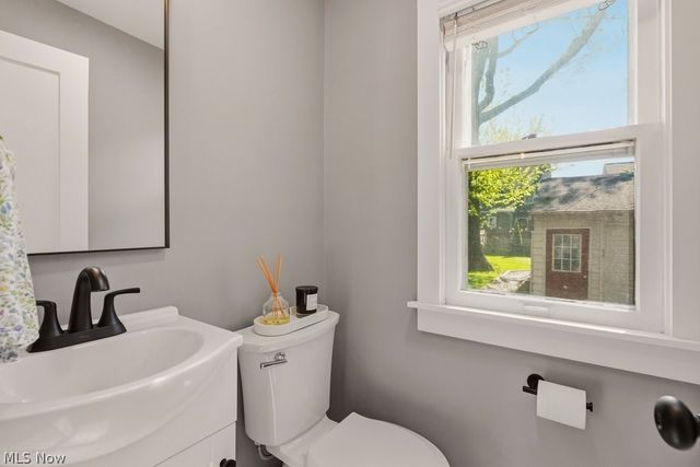 1605 Warren Road, Lakewood, OH 44107