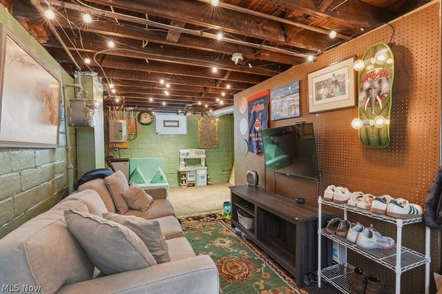 1605 Warren Road, Lakewood, OH 44107