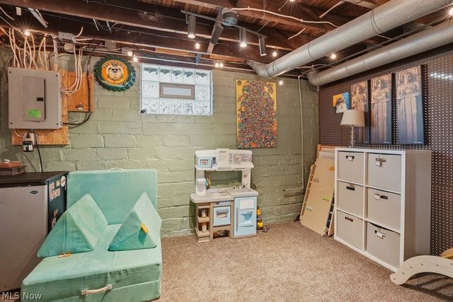 1605 Warren Road, Lakewood, OH 44107