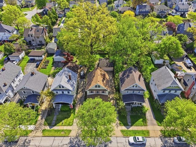 1605 Warren Road, Lakewood, OH 44107