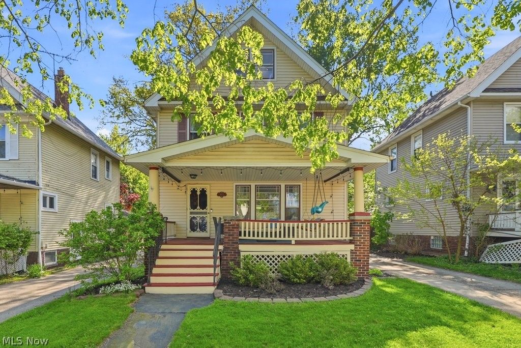 1605 Warren Road, Lakewood, OH 44107