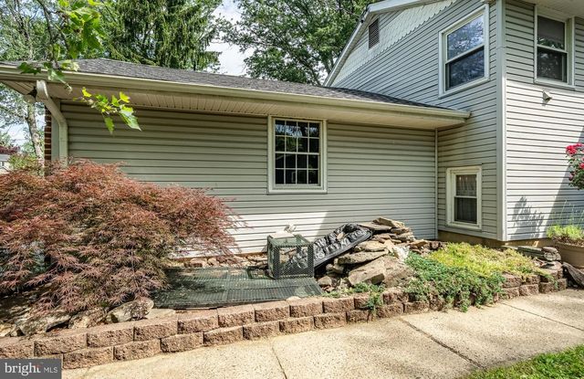1201 CRANE DR, Cherry Hill, NJ 08003
