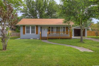 105 E Huebinger, Marion, TX 78124