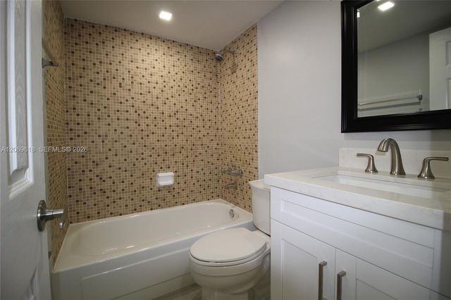 8701 SW 141st Street K6, Palmetto Bay, FL 33176