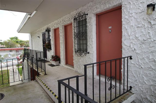 8701 SW 141st Street K6, Palmetto Bay, FL 33176