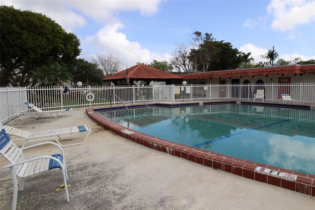 8701 SW 141st Street K6, Palmetto Bay, FL 33176