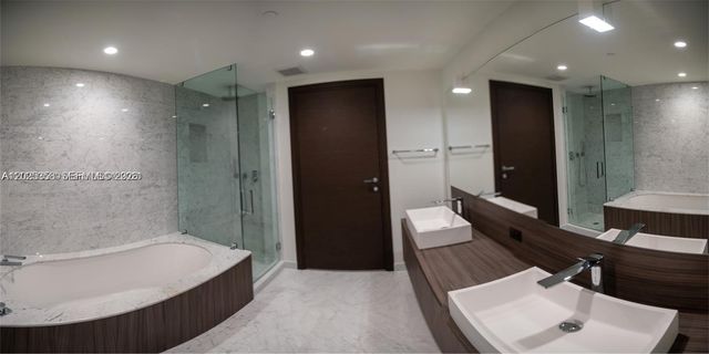 1000 Brickell Plz 3411, Miami, FL 33131