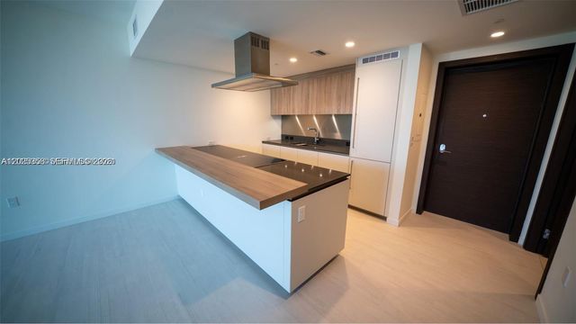 1000 Brickell Plz 3411, Miami, FL 33131