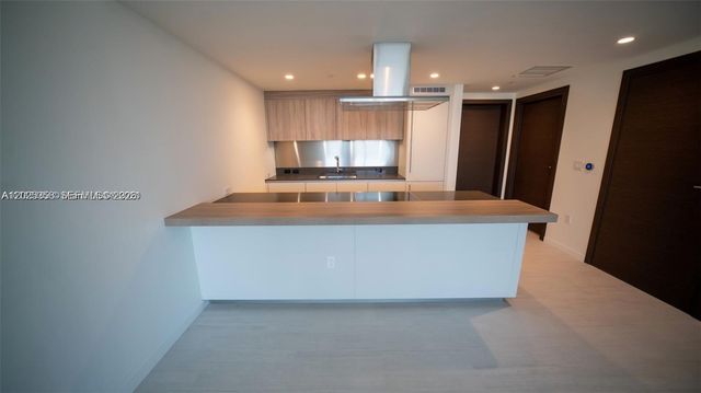 1000 Brickell Plz 3411, Miami, FL 33131